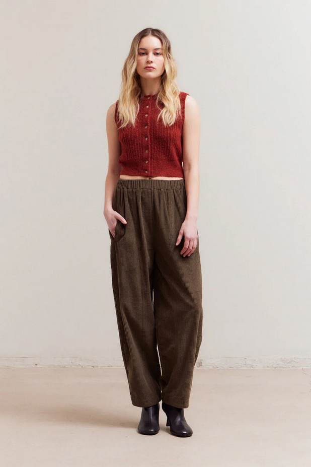 Fitted Button Up Sleeveless Top