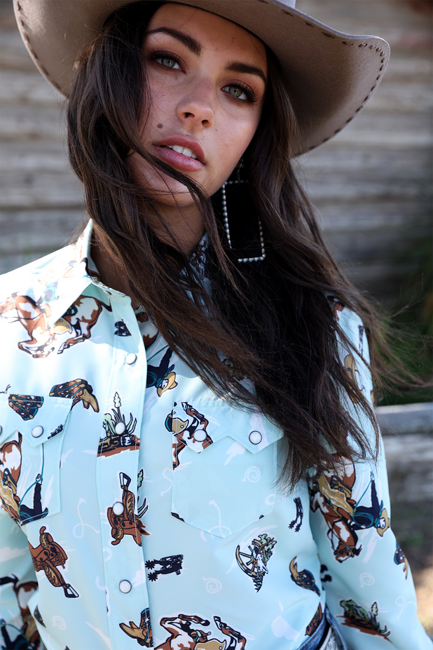 Women's Classic Fit Snap Front Western Shirt