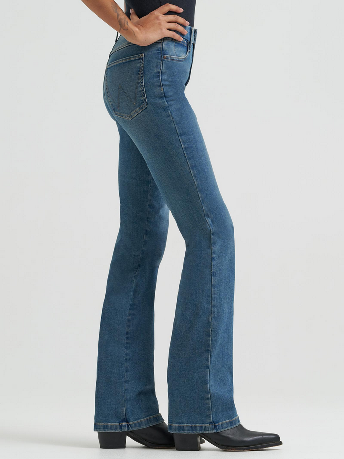 Wrangler® Bespoke Bootcut Jean - High Rise - Ada