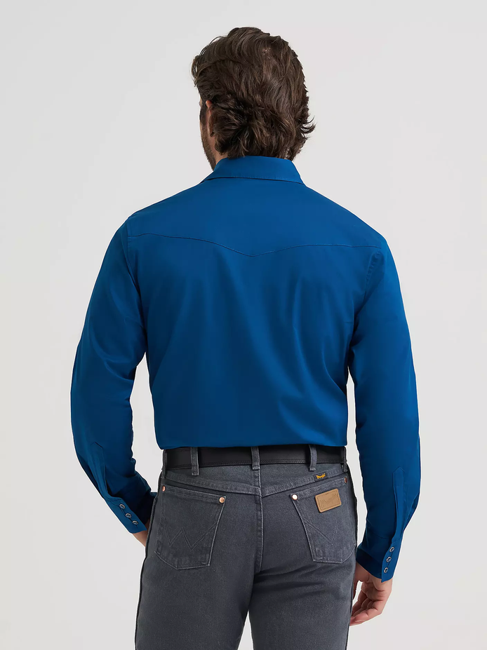 Wrangler® Long Sleeve Solid Broadcloth Western Snap Shirt