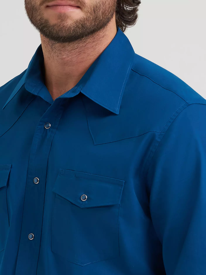 Wrangler® Long Sleeve Solid Broadcloth Western Snap Shirt