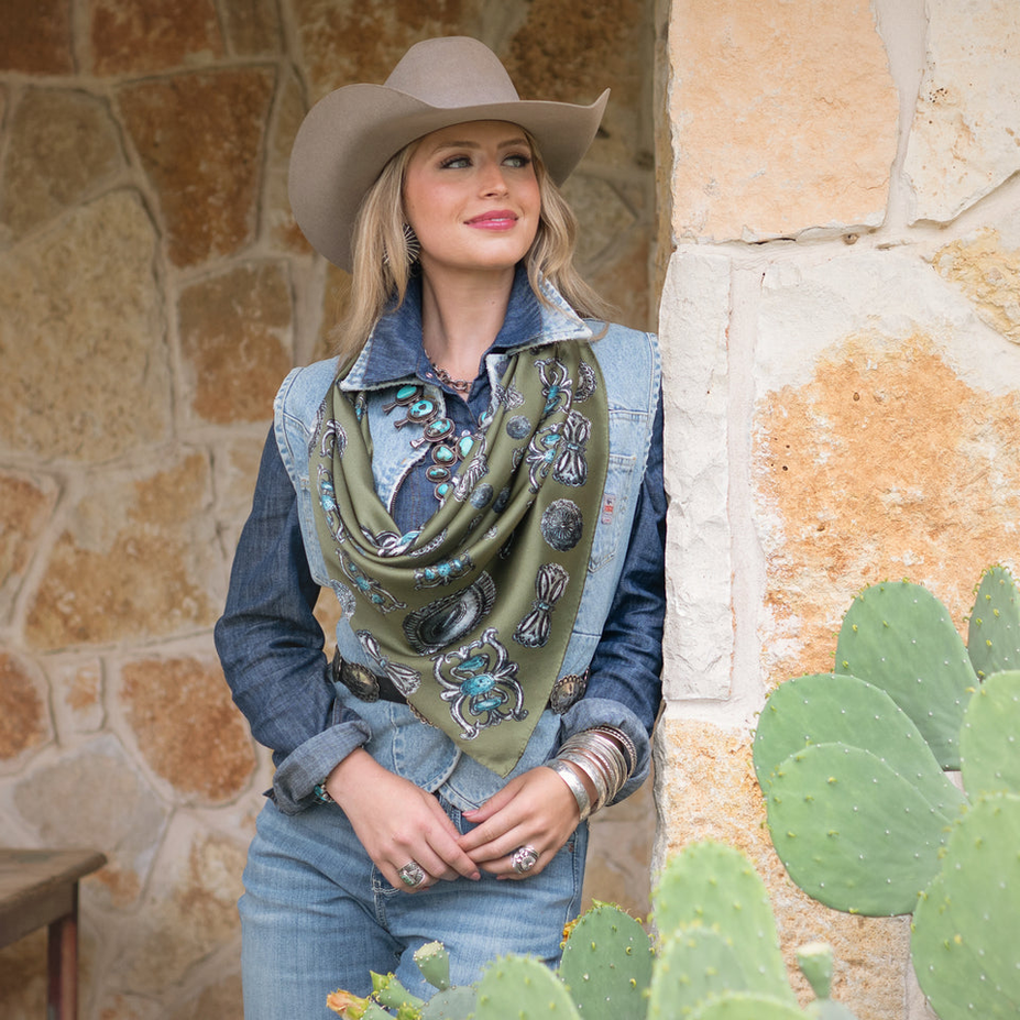 Turqs and Conchos Shorty Scarf