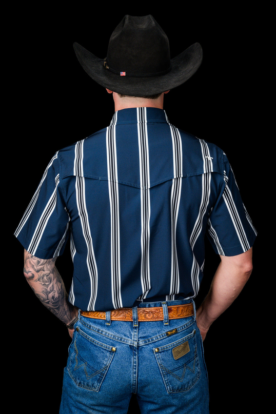 Hatfield Short Sleeve Pearl Snap Shirt in Blue