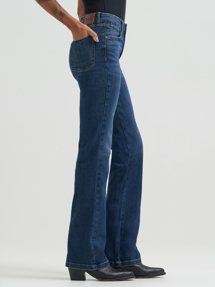 Wrangler® Bespoke Bootcut Jean - High Rise - Lacey