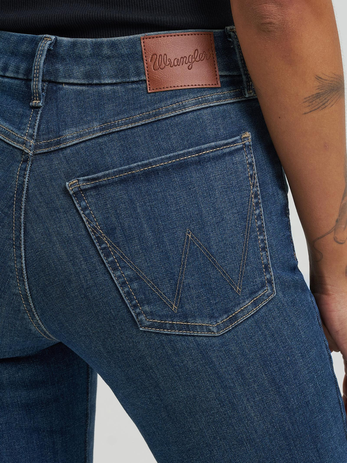 Wrangler® Bespoke Bootcut Jean - High Rise - Lacey
